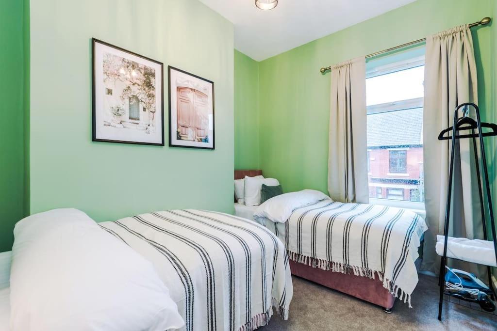 5 Bed Salford Sanctuary Retreat Villa Manchester Kültér fotó