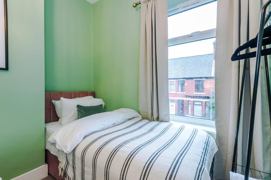 5 Bed Salford Sanctuary Retreat Villa Manchester Kültér fotó