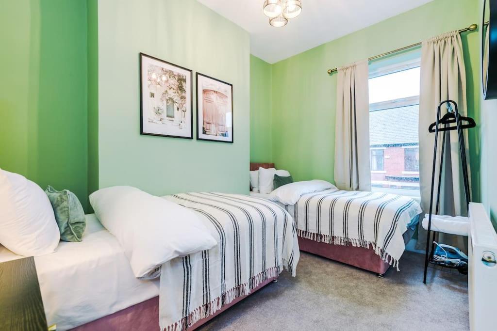 5 Bed Salford Sanctuary Retreat Villa Manchester Kültér fotó