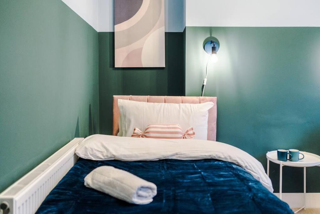5 Bed Salford Sanctuary Retreat Villa Manchester Kültér fotó